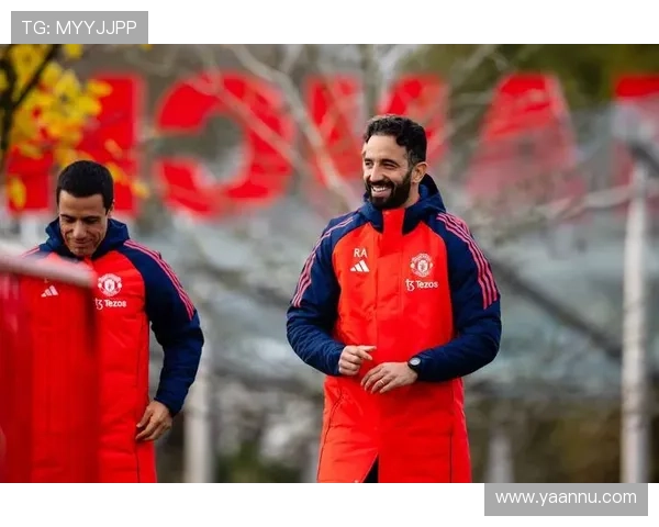 阿莫林积极引入青训新星18岁莱西在一线队训练中表现抢眼